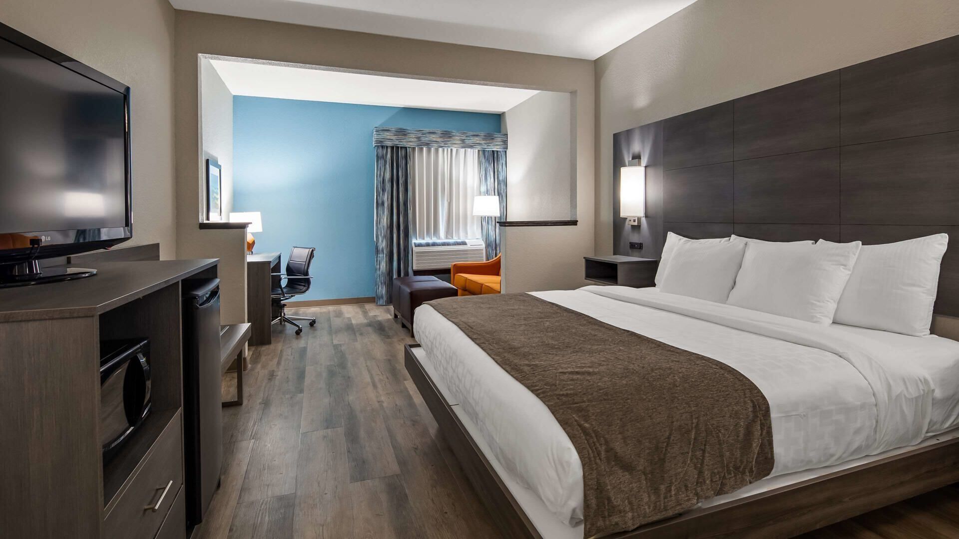 Egyptian cotton sheets, premium bedding, down comforters, pillowtop beds