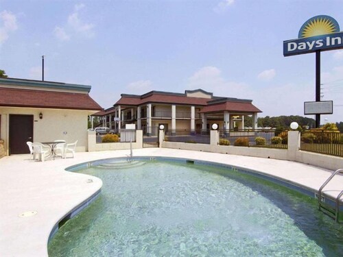Days Inn by Wyndham Yanceyville
