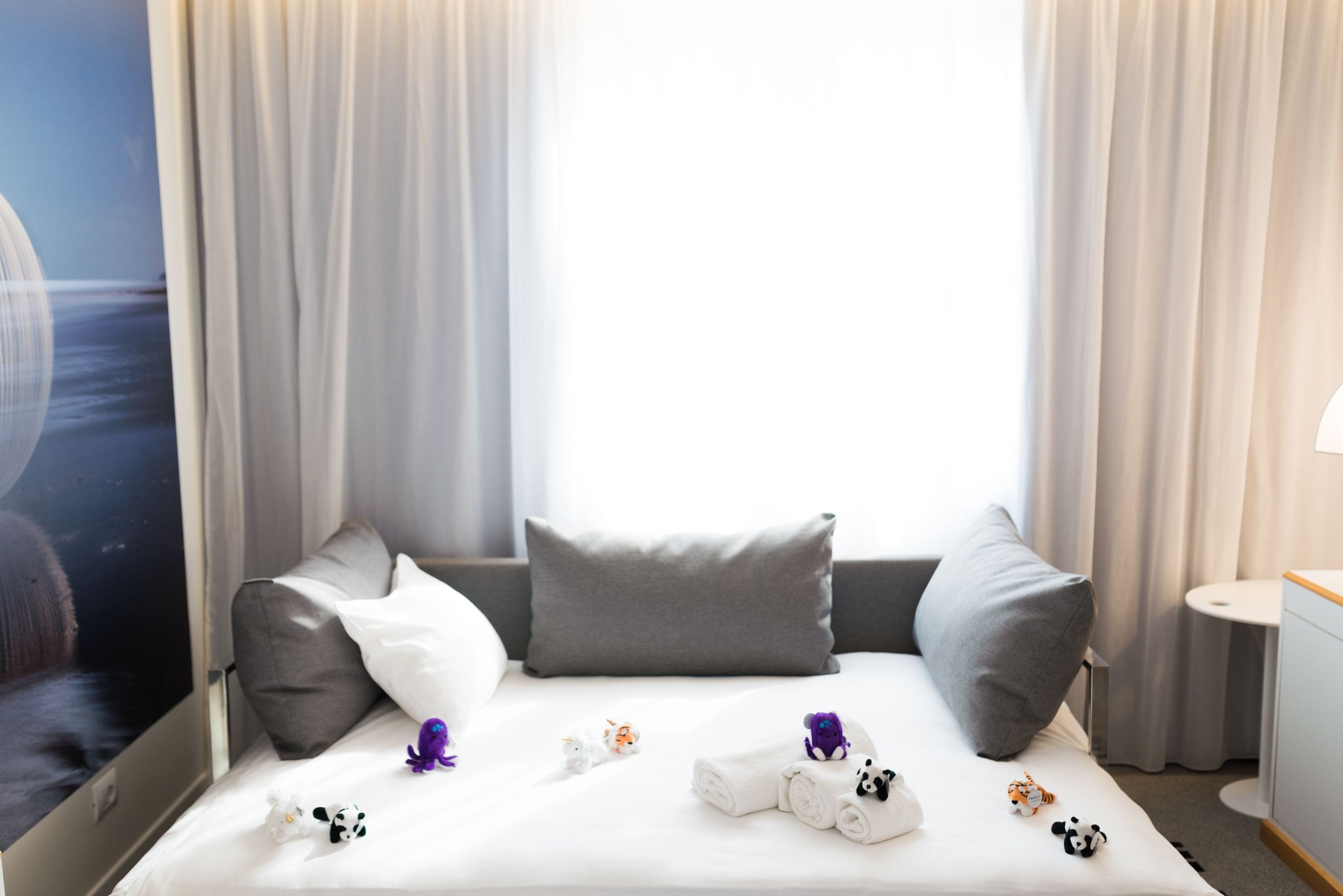Kamar Eksekutif, 1 Tempat Tidur Double dengan tempat tidur Sofa | 2 kamar tidur, seprai antialergi, selimut bulu angsa, dan minibar