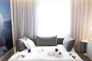 Executive kamer, 1 tweepersoonsbed met slaapbank | 2 slaapkamers, hypoallergeen beddengoed, donzen dekbedden, een minibar