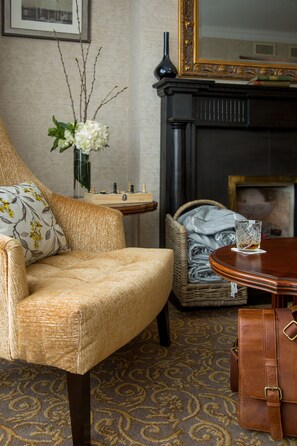 In-room safe, desk, laptop workspace, blackout curtains - St. Helen's Hotel   (Dublin)