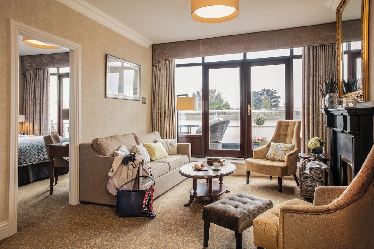 In-room safe, desk, laptop workspace, blackout curtains