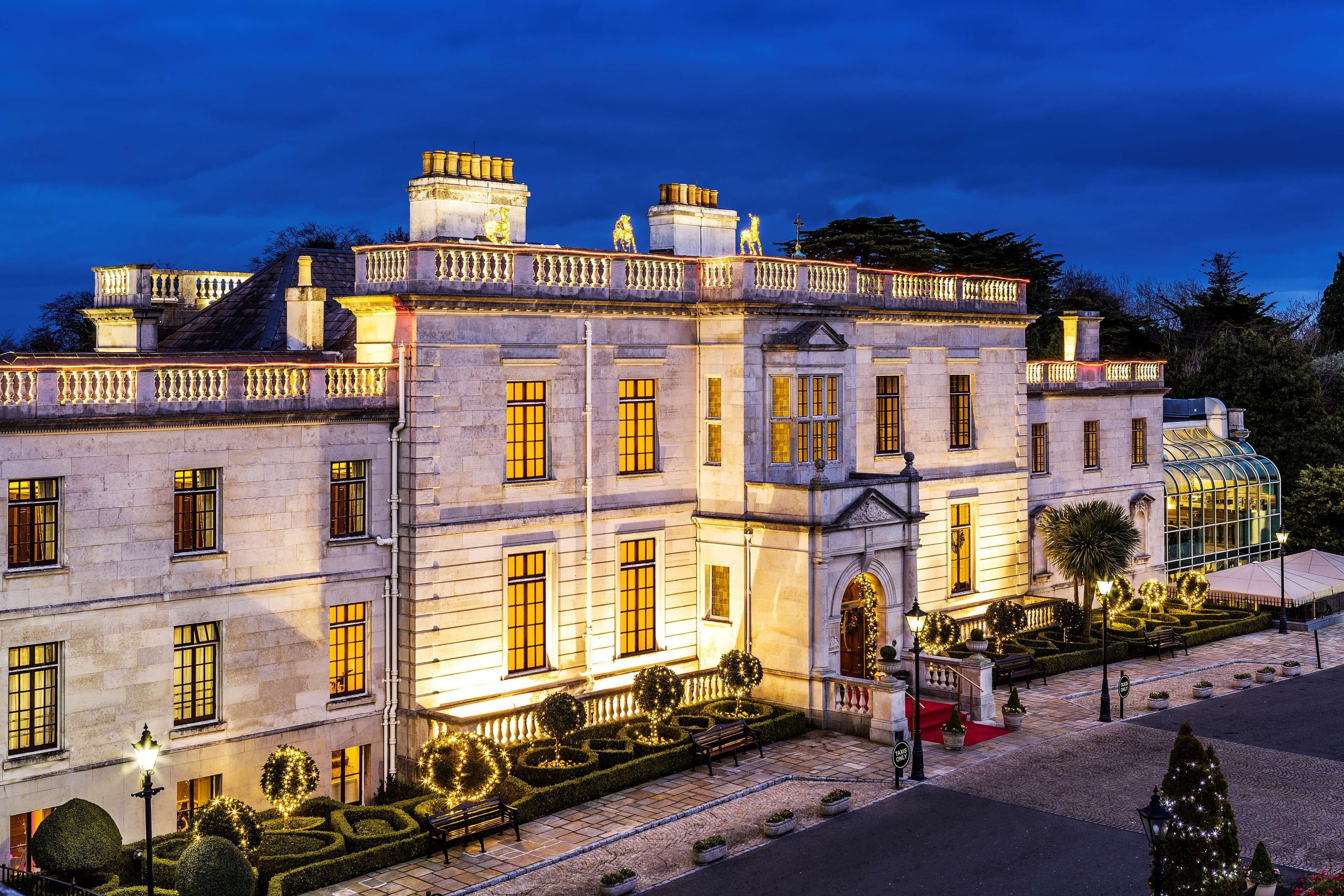 المنشأة من الخارج