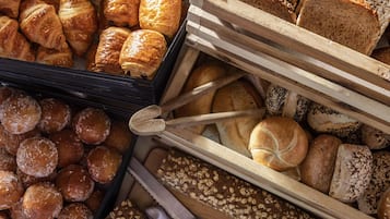 Dagelijks ontbijtbuffet (EUR 15 per persoon)