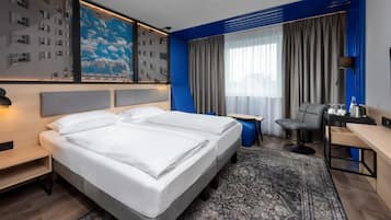 Familien-Suite, 2 Doppelbetten | Allergikerbettwaren, Verdunkelungsvorhänge, schallisolierte Zimmer