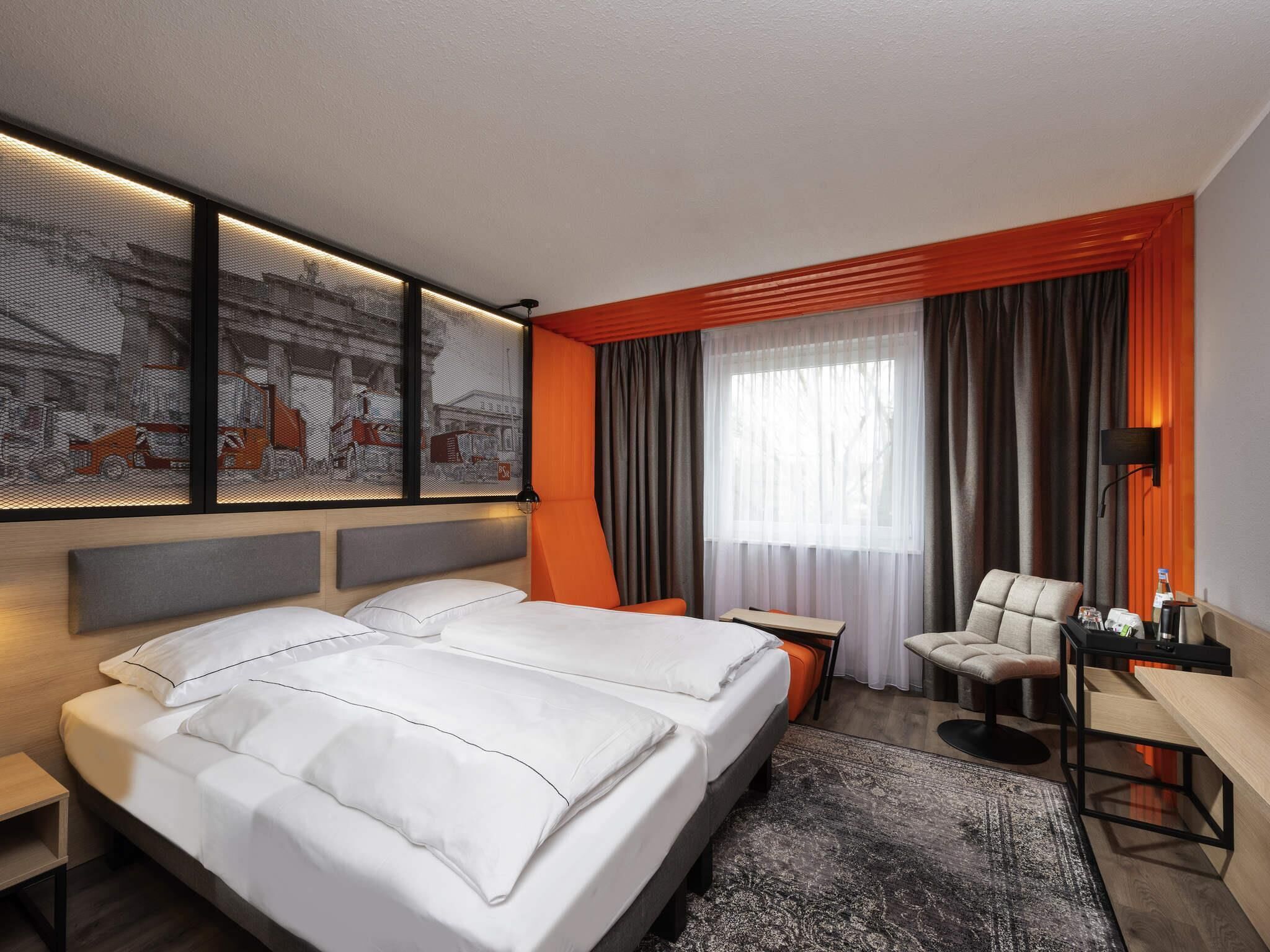 Superior Room, 2 Twin Beds, Kitchenette | Hypo-allergenic bedding, blackout drapes, soundproofing