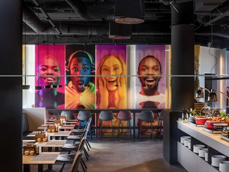 Restaurante. ibis Styles Berlin Treptow