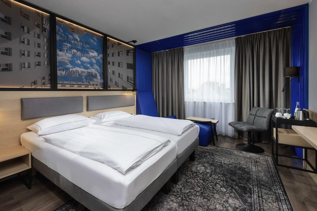 Suite familiar, 2 camas dobles | Ropa de cama hipoalergénica, cortinas opacas, sistema de insonorización