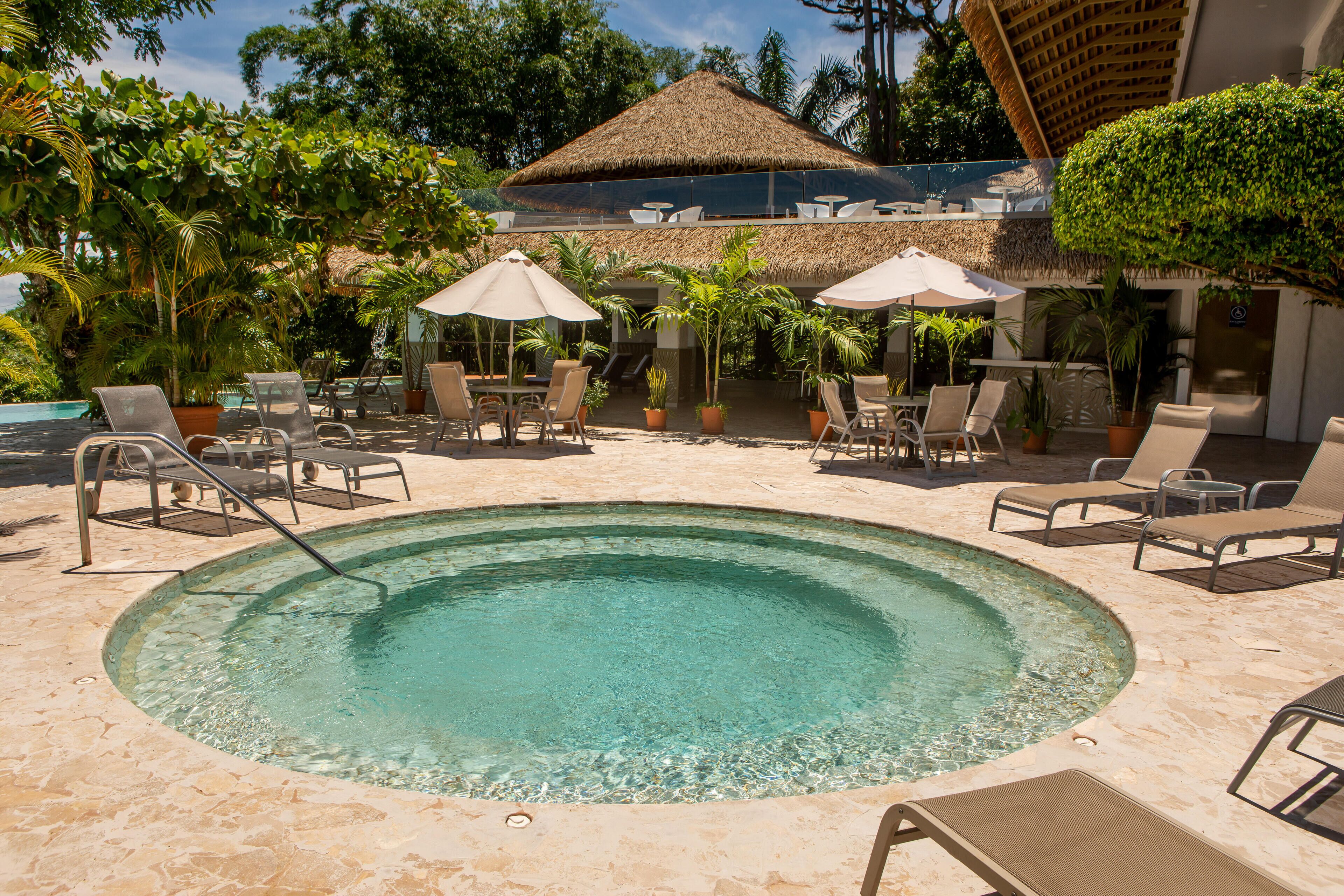 4 outdoor pools, pool umbrellas, sun loungers