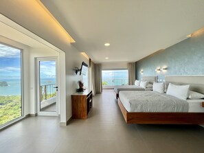 Corner Sunset Ocean View Room | Egyptian cotton sheets, premium bedding, in-room safe, desk - La Mariposa Hotel (Quepos)