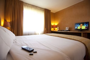 Standard Double Room | In-room safe, individually decorated, desk, soundproofing