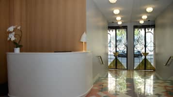 Check-in/check-out kiosk