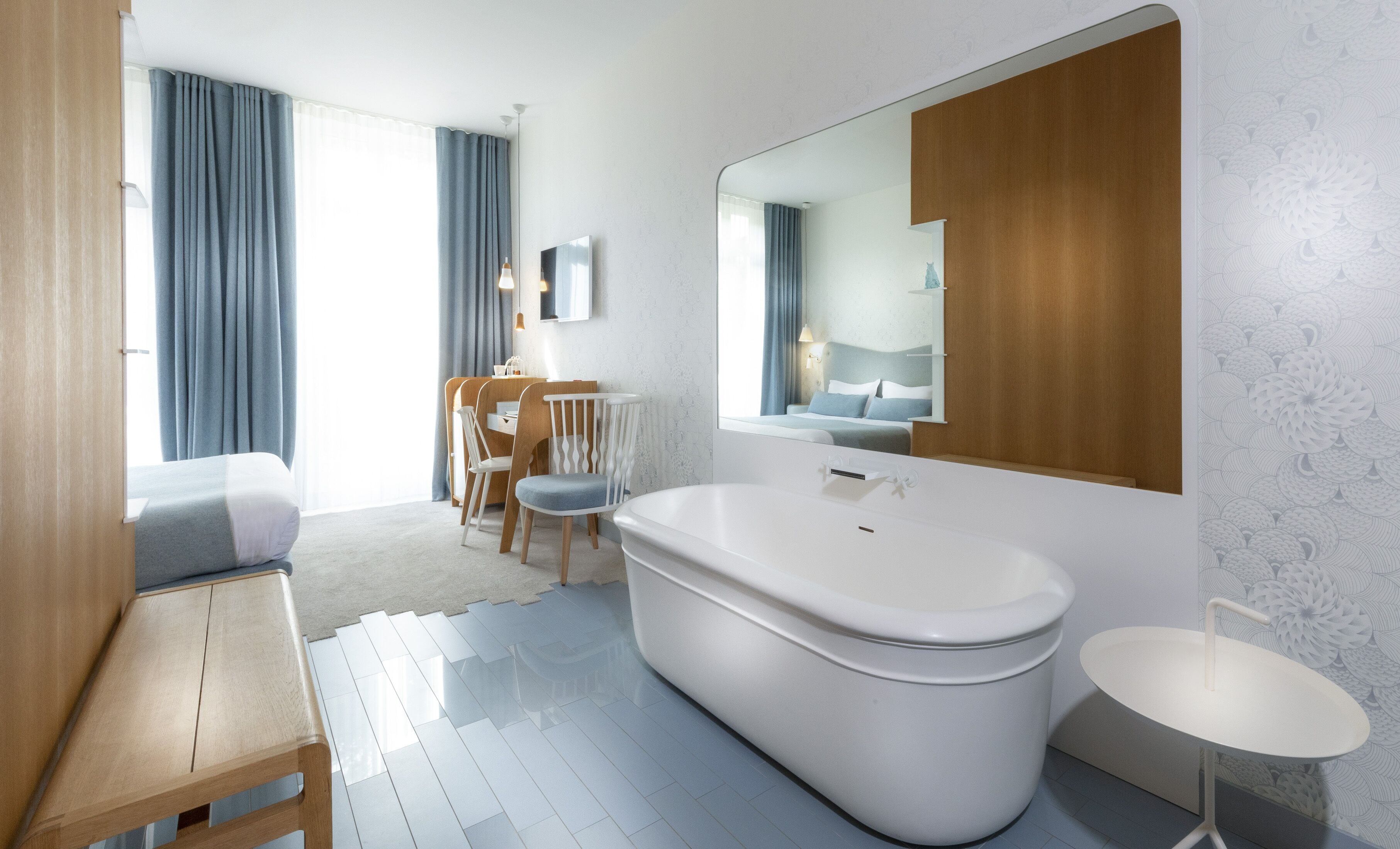 junior suite | premium bedding, pillow-top beds, minibar, in-room safe