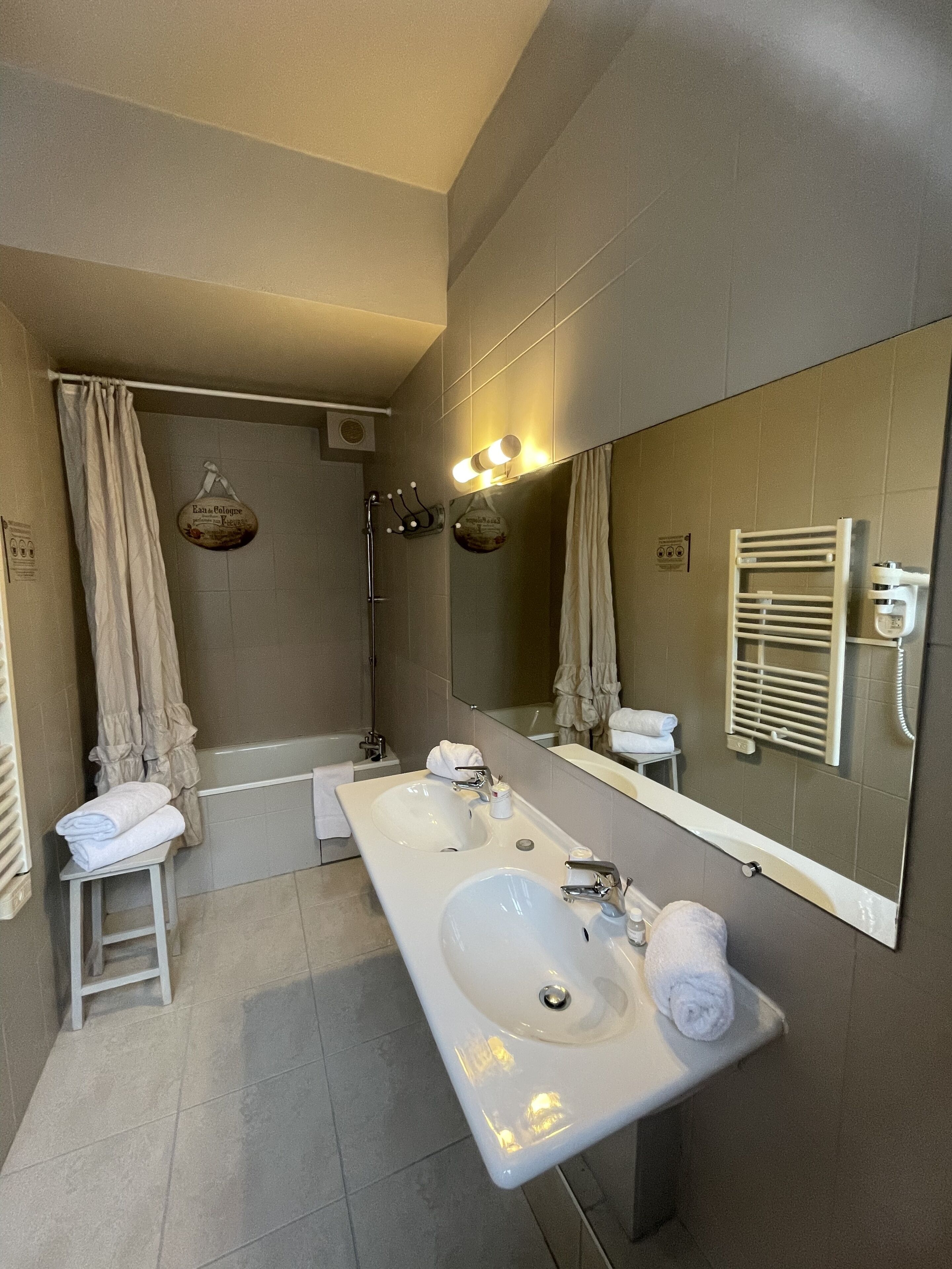 superior double or twin room | bathroom | eco-friendly toiletries, hair dryer, towels
