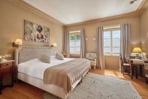 Superior Double or Twin Room | Premium bedding, desk, blackout curtains, soundproofing - The Originals Boutique, Hôtel de la Balance, Montbéliard (Montbeliard)