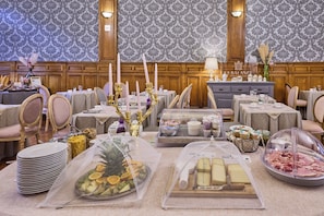 Daily buffet breakfast (EUR 15 per person)