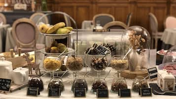 Daily buffet breakfast (EUR 15 per person)