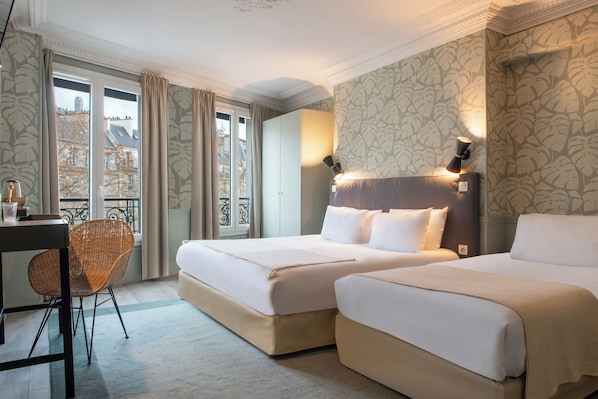 Chambre Triple Deluxe | Literie de qualité supérieure, coffres-forts dans les chambres