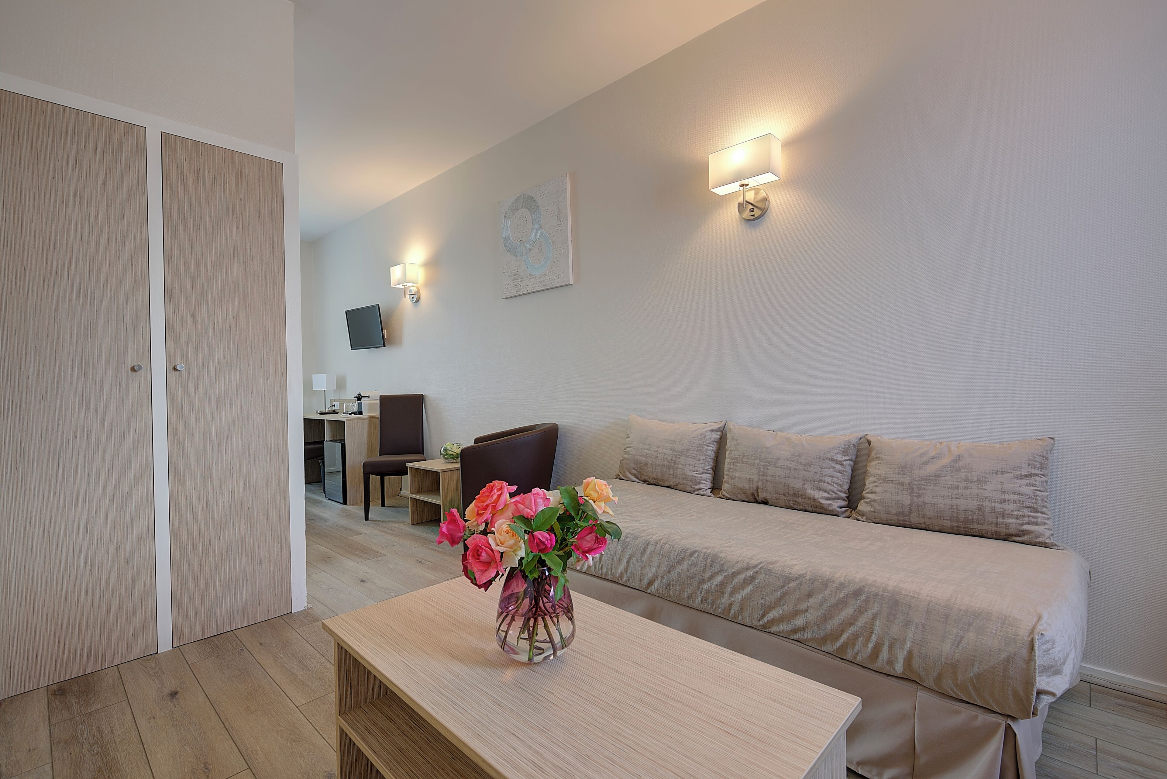 Junior Suite | Individually decorated, individually furnished, desk, blackout curtains
