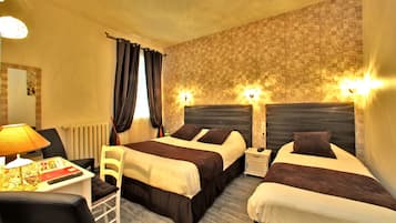 Family Triple Room, Air conditioning | 1 bedroom, individually decorated, individually furnished, desk