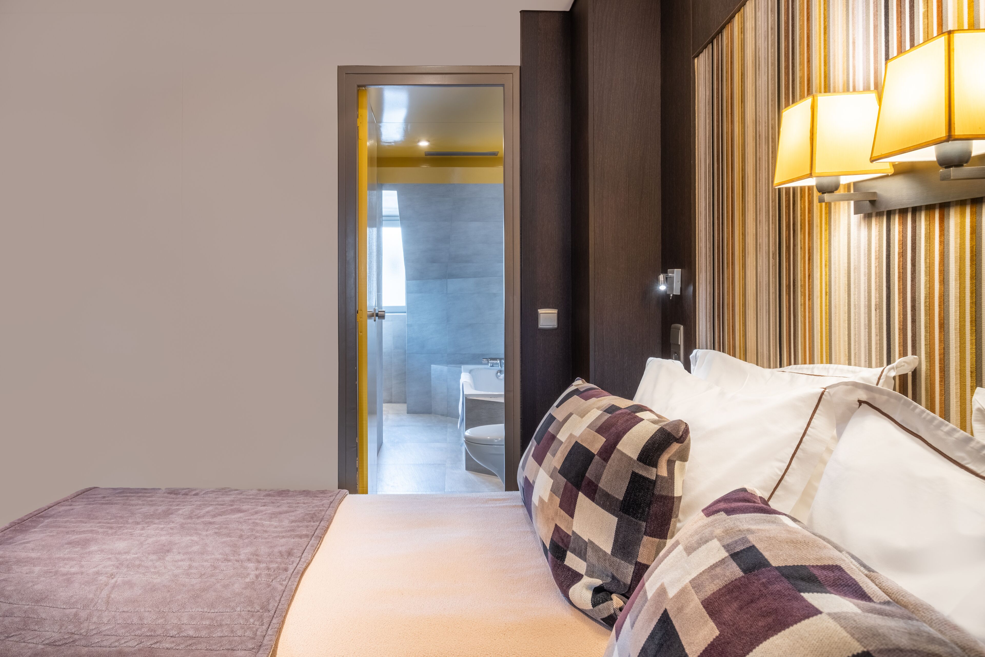 room, connecting rooms | premium bedding, minibar, in-room safe, desk