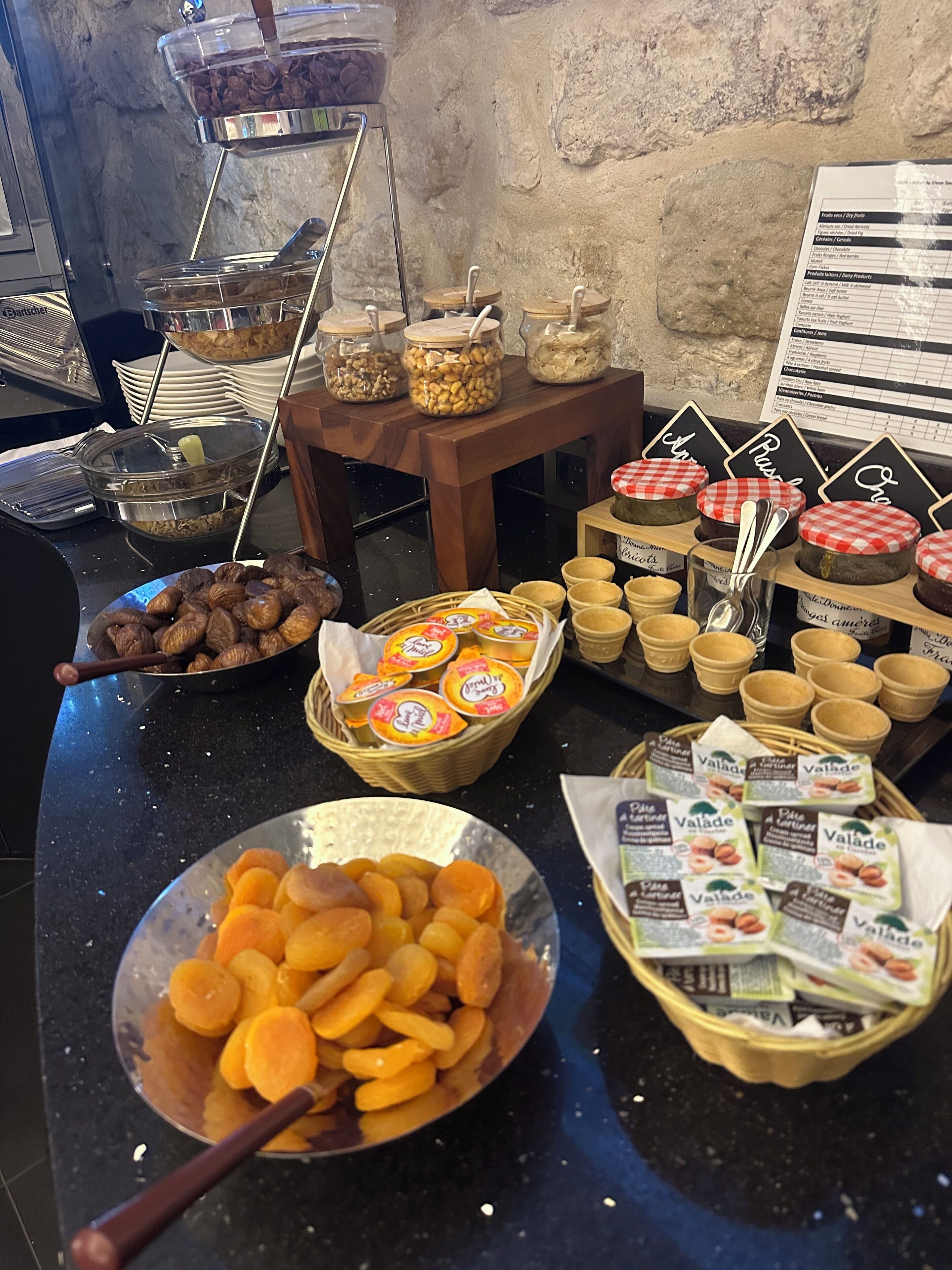 Daily buffet breakfast (EUR 15 per person)