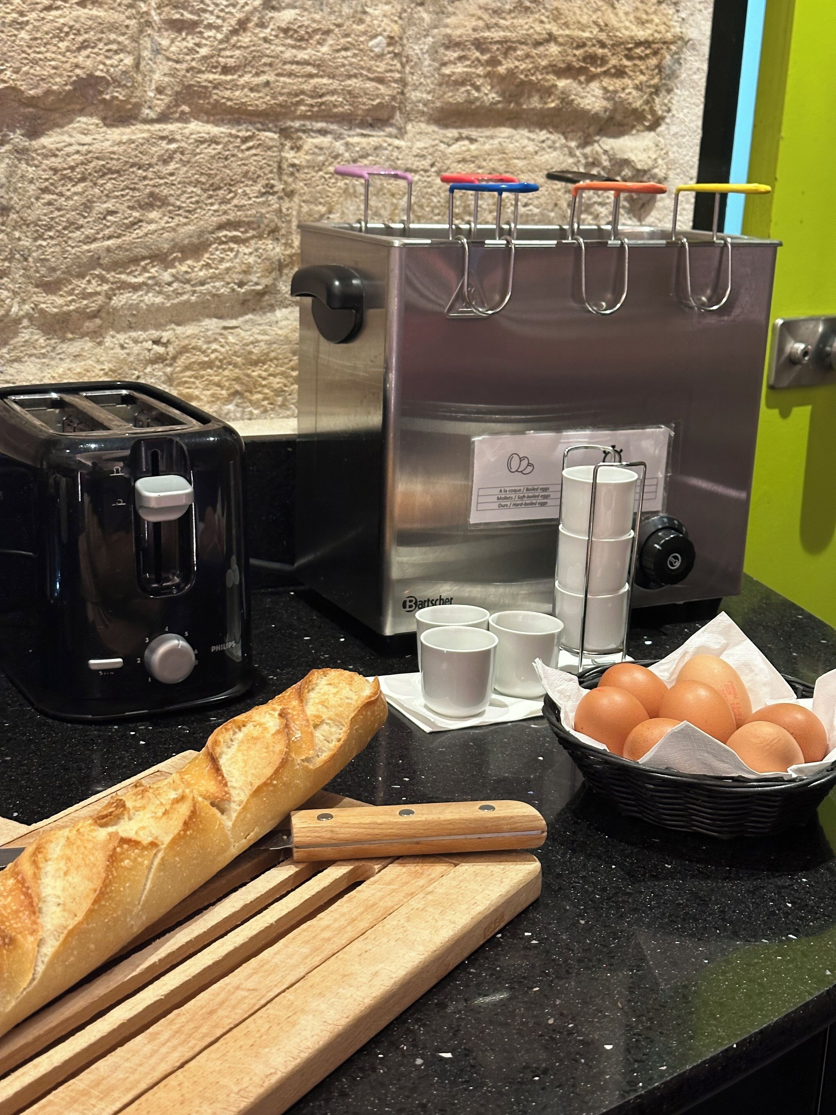 Petit déjeuner buffet (15 EUR par personne)