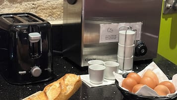 Esmorzar diari d'estil bufet (15 EUR per persona)