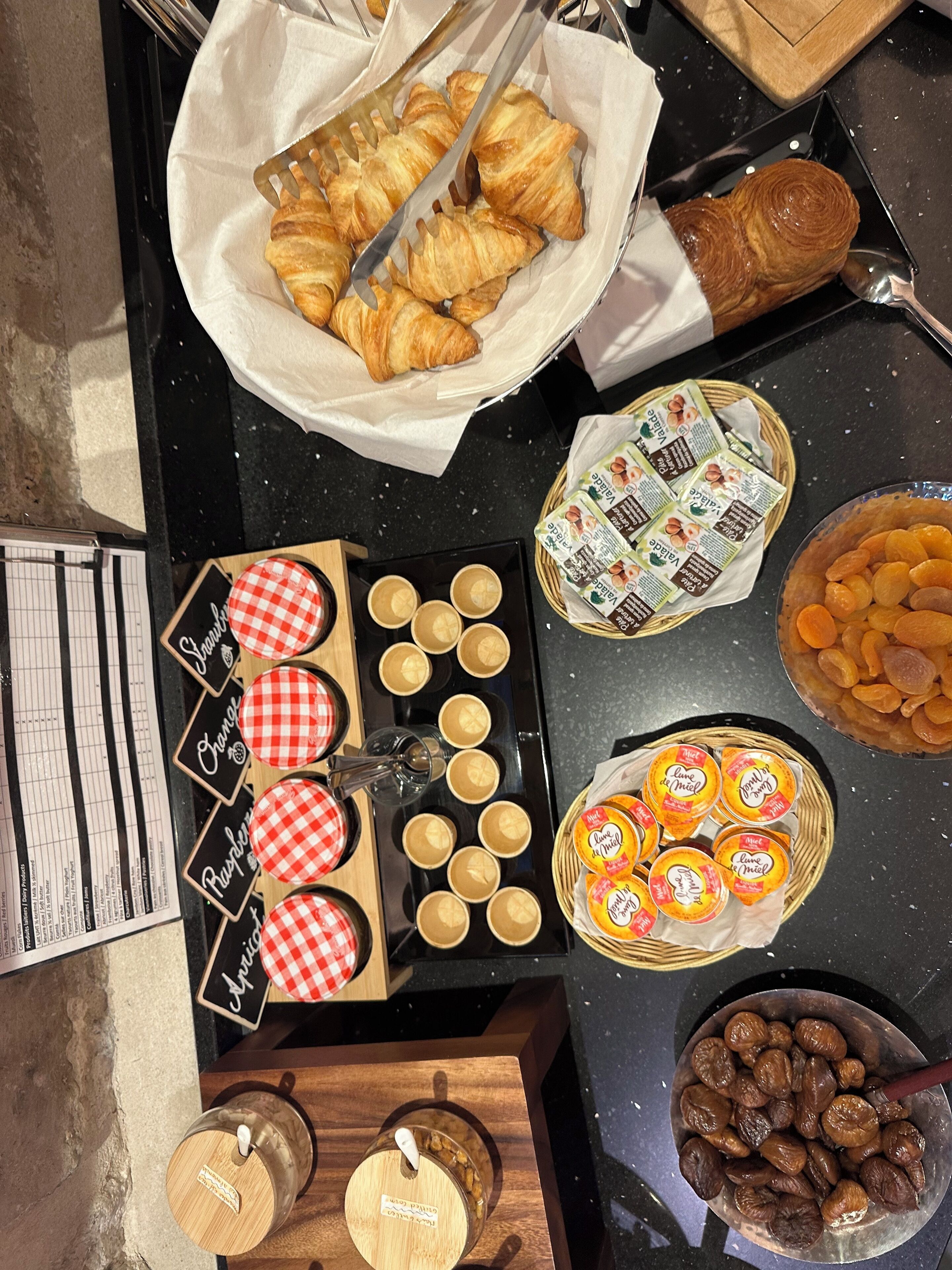 daily buffet breakfast (eur 15 per person)