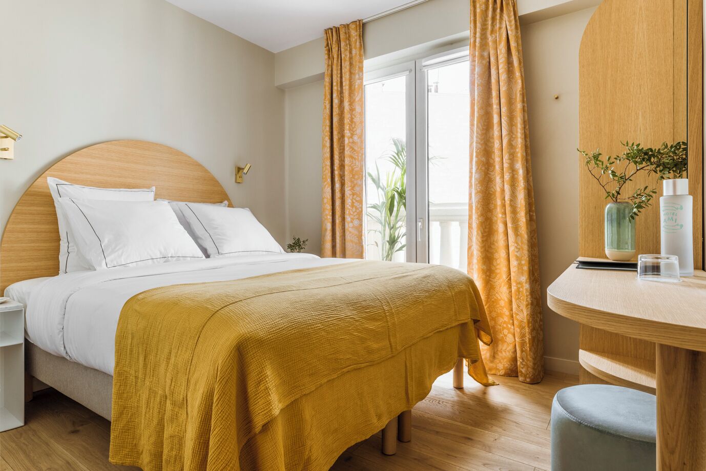 Pillowtop beds, desk, laptop workspace, blackout drapes