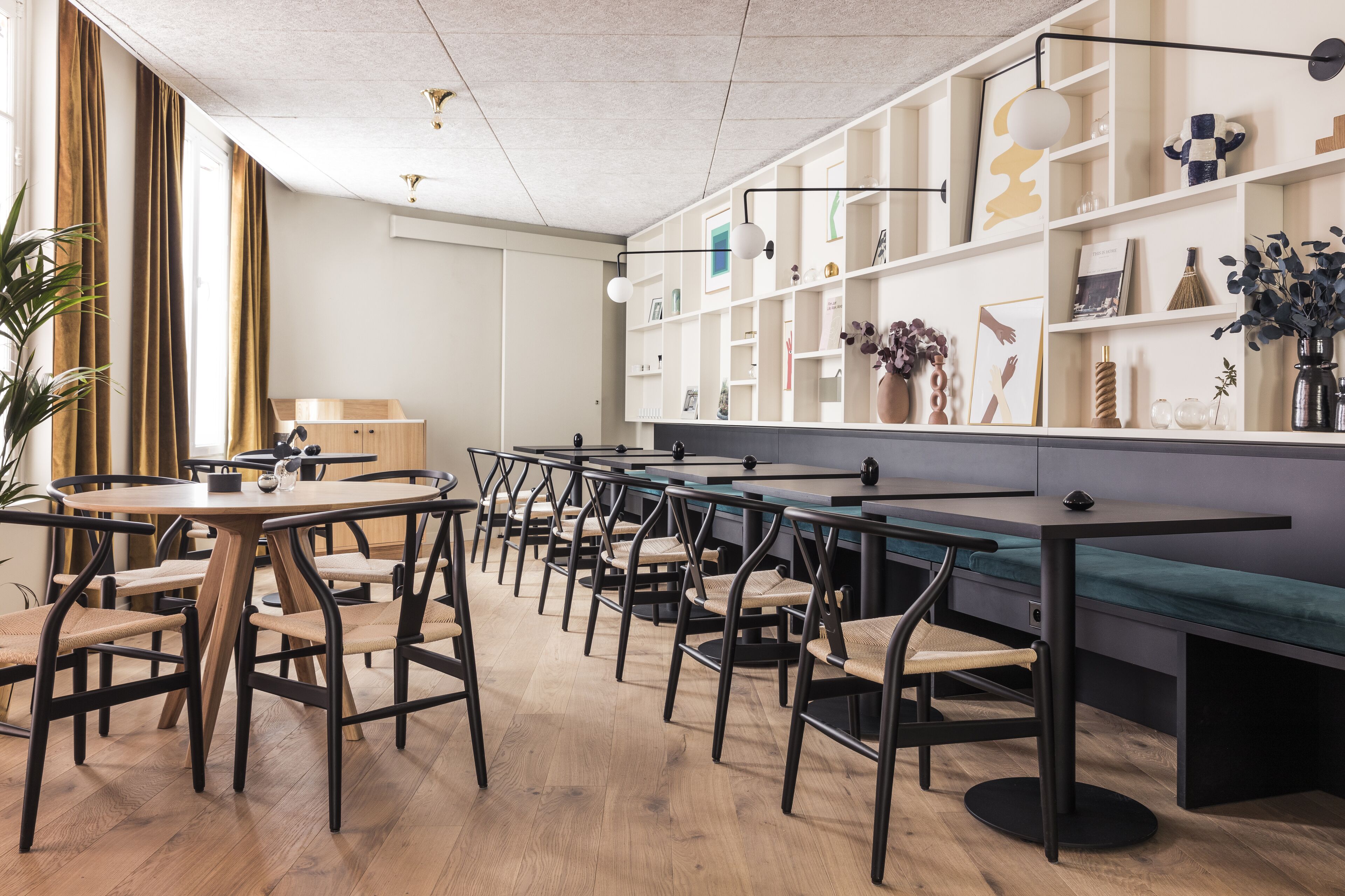 daily buffet breakfast (eur 16 per person)