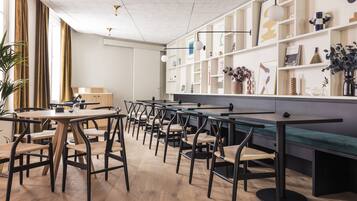 Frokostbuffé hver dag (EUR 17 per person)