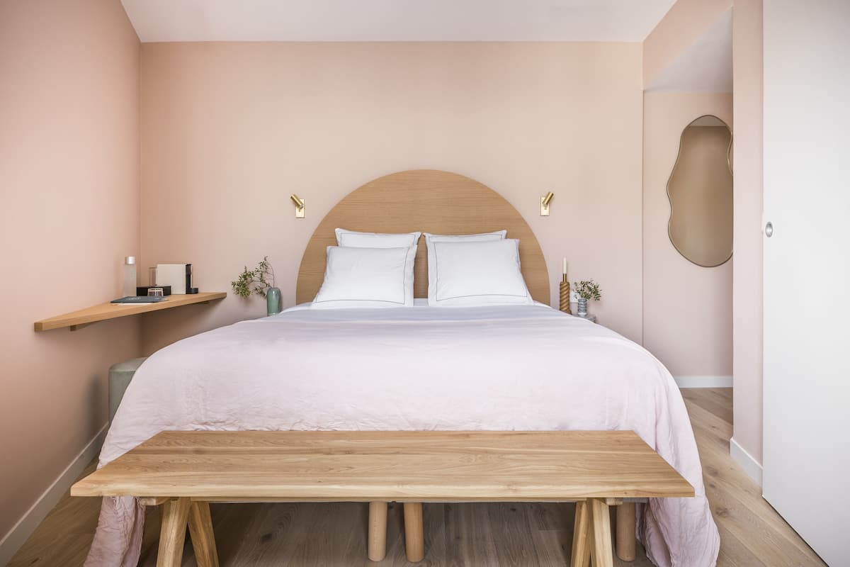 Pillow-top beds, desk, laptop workspace, blackout curtains
