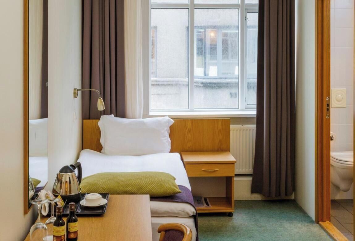 Minibar, Schreibtisch, laptopgeeigneter Arbeitsplatz