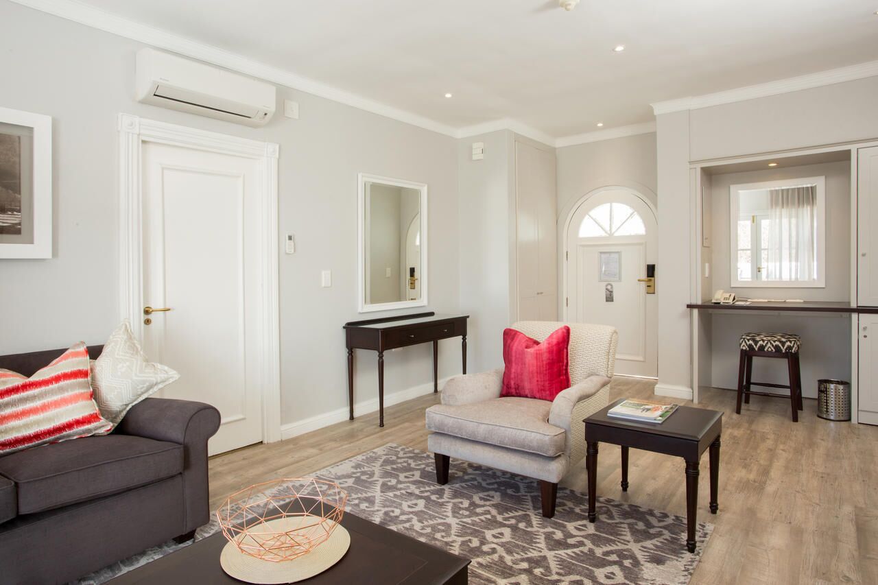 suite, 1 bedroom | living area | flat-screen tv, dvd player