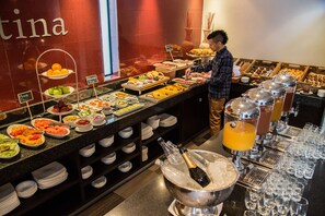 Petit-déjeuner anglais compris tous les jours