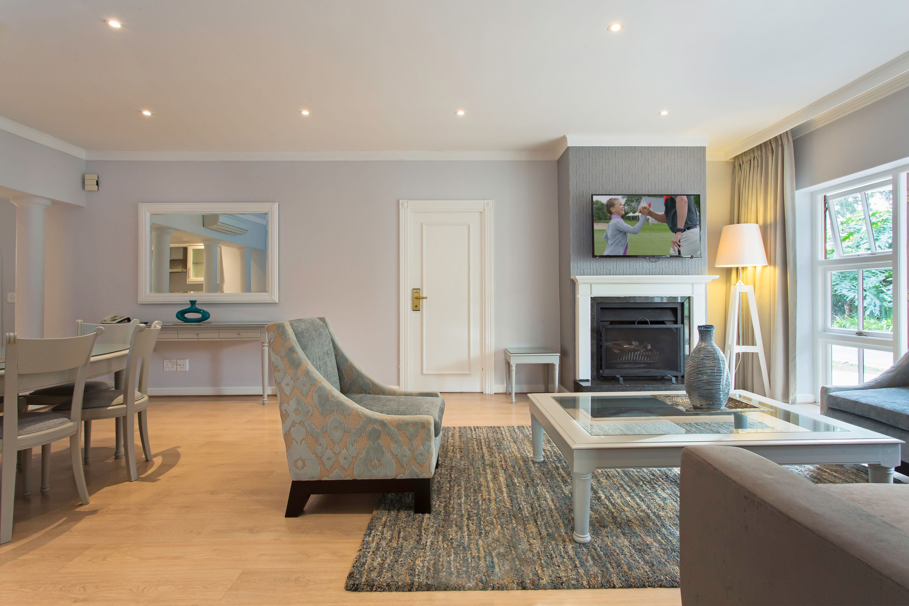 One-Bedroom Suite Twin | 低刺激性寝具、ミニバー、セーフティボックス (室内)、デスク