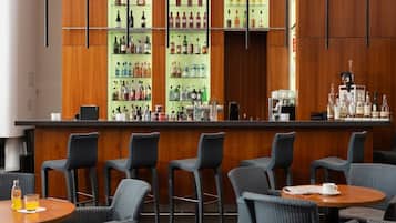2 bares/lounges