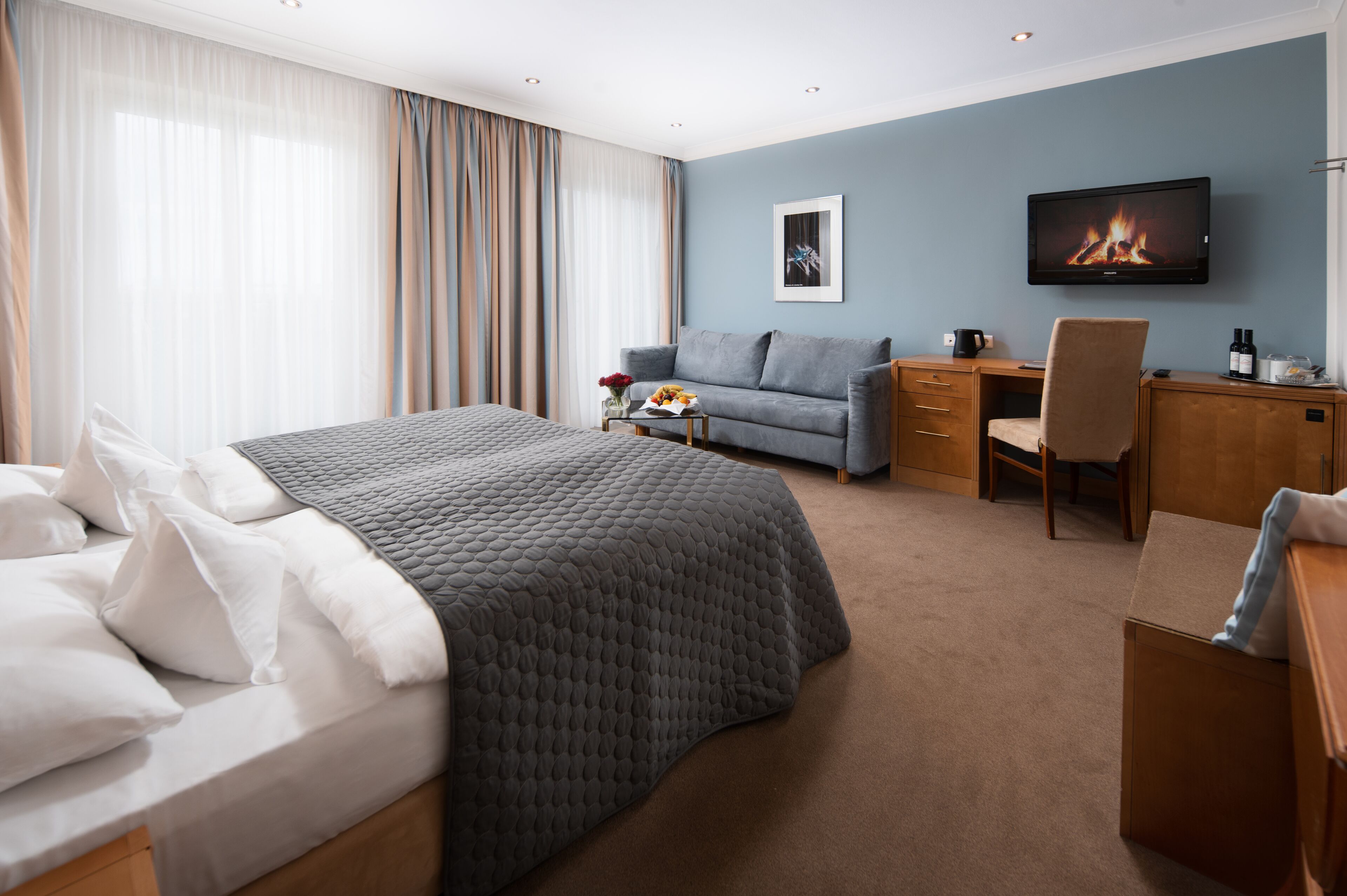 family triple room | 1 bedroom, hypo-allergenic bedding, in-room safe, individually decorated