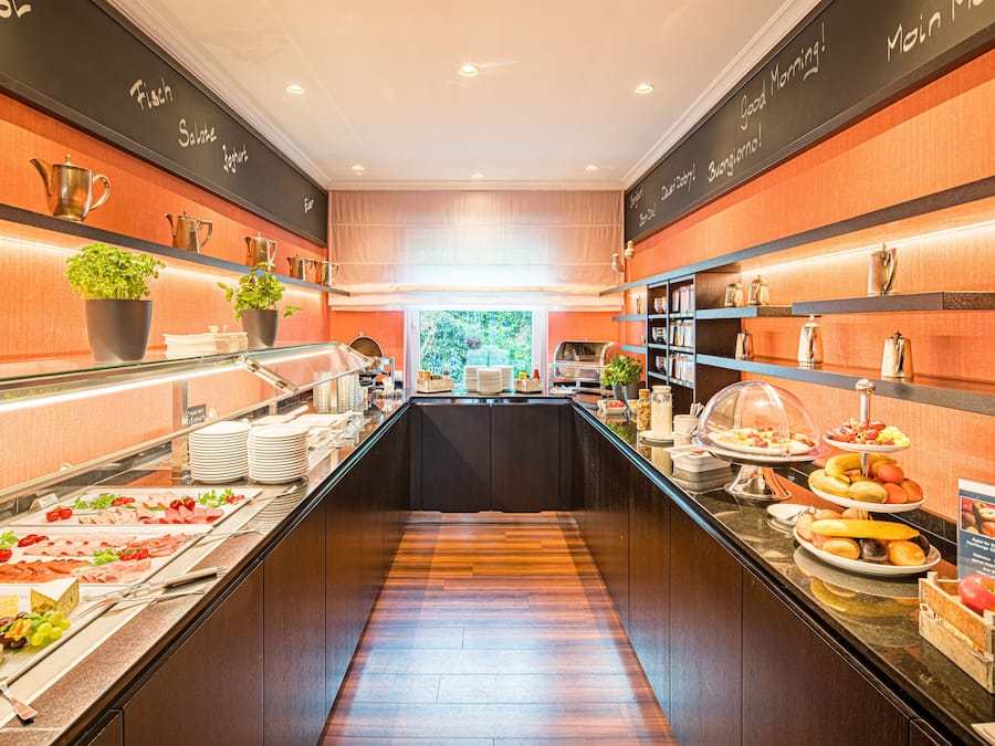 Morgenmadsbuffet hver dag (17 EUR pr. person)