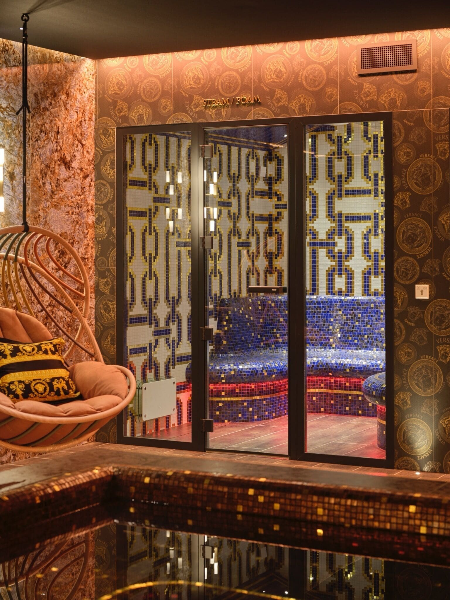 couples treatment room(s), sauna, hot tub, steam room, massages