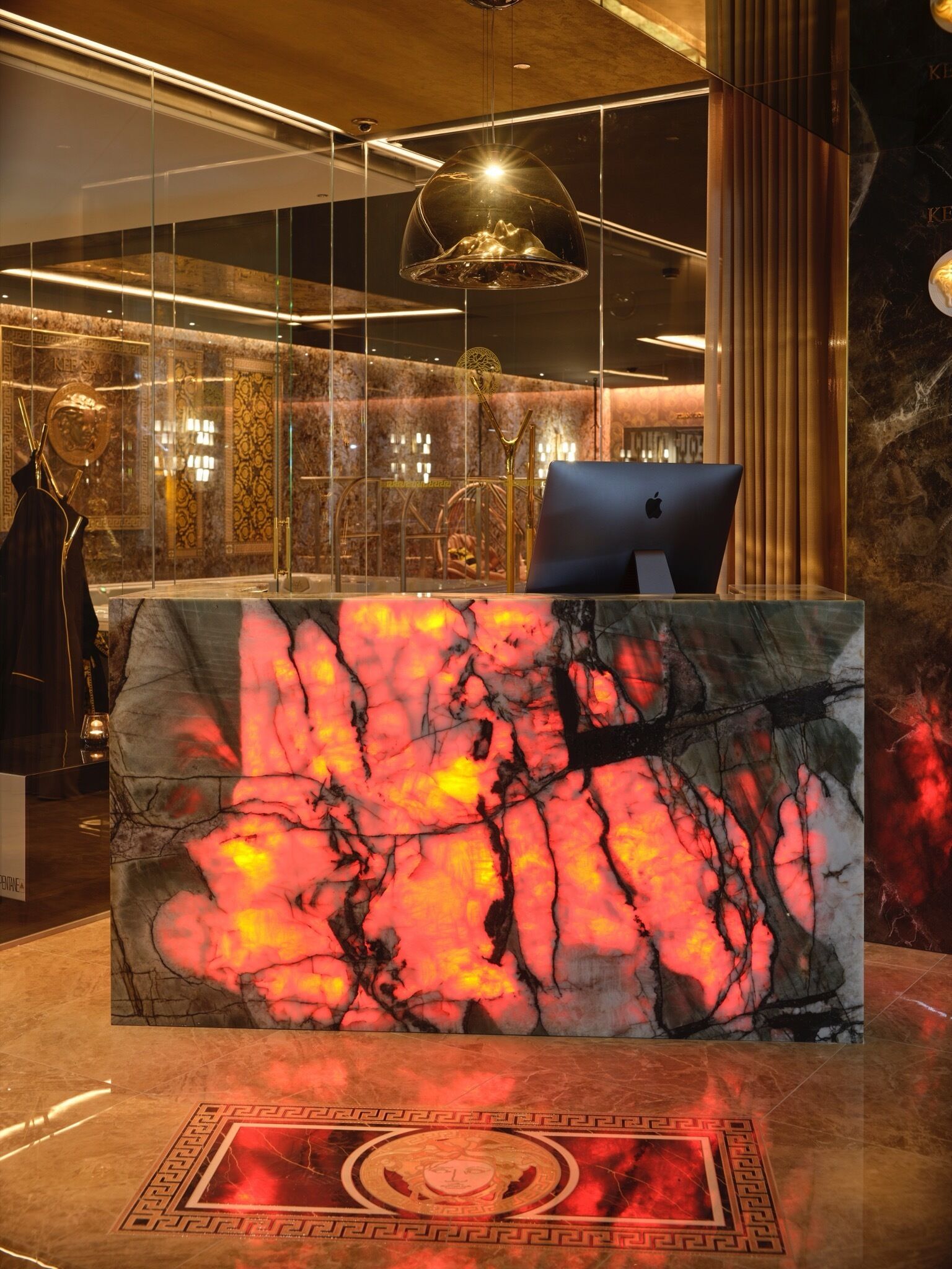 couples treatment room(s), sauna, hot tub, steam room, massages