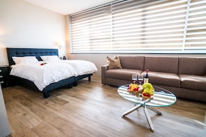 Family Room | Premium bedding, minibar, in-room safe, desk