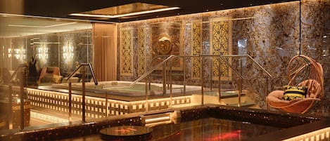 Couples treatment room(s), sauna, hot tub, steam room, massages