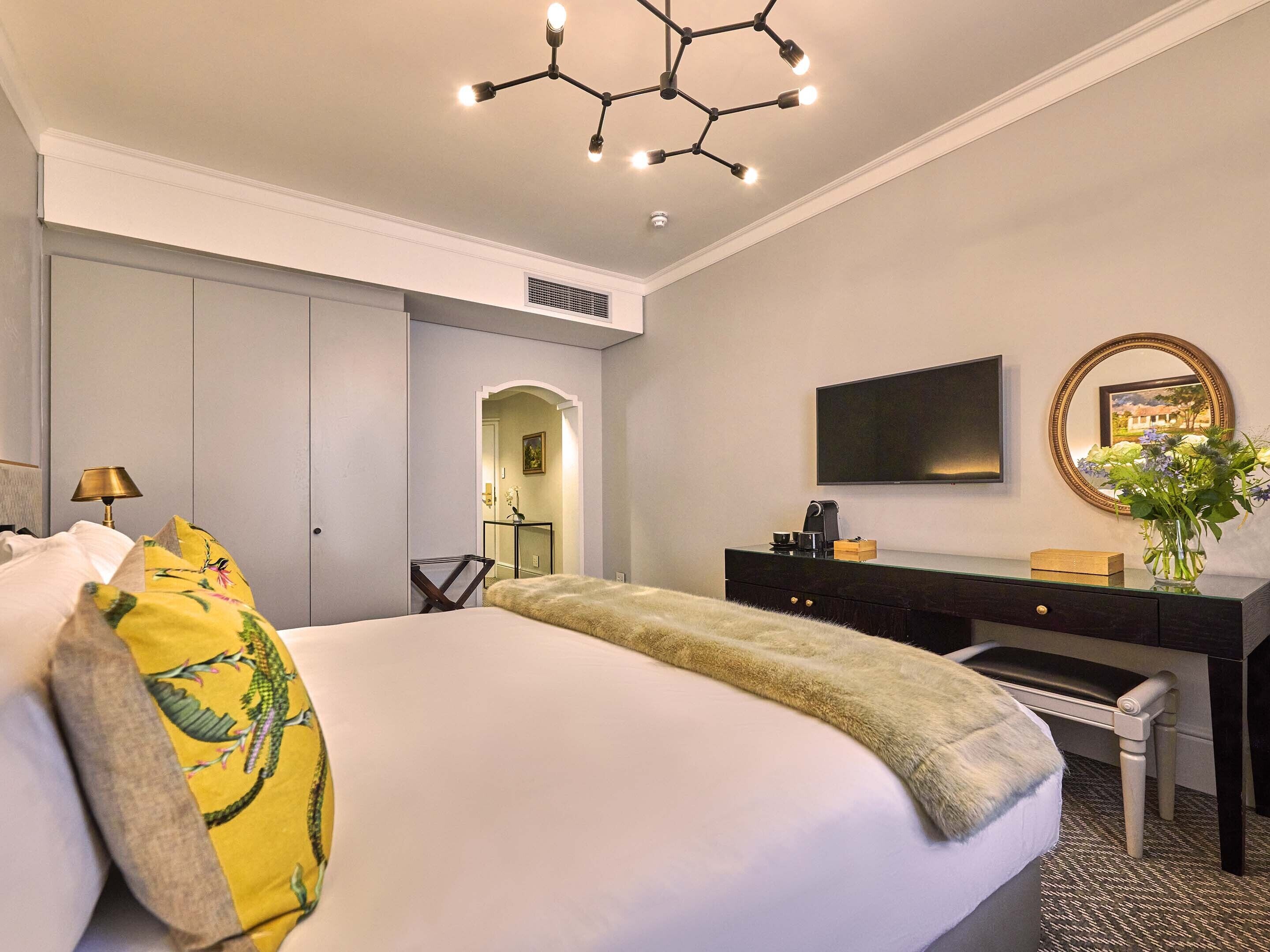 Ropa de cama hipoalergénica y minibar 