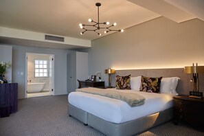 Loft Junior Suite Sea | Hypo-allergenic bedding, minibar, in-room safe, desk - The Winchester Hotel by NEWMARK (Cape Town)