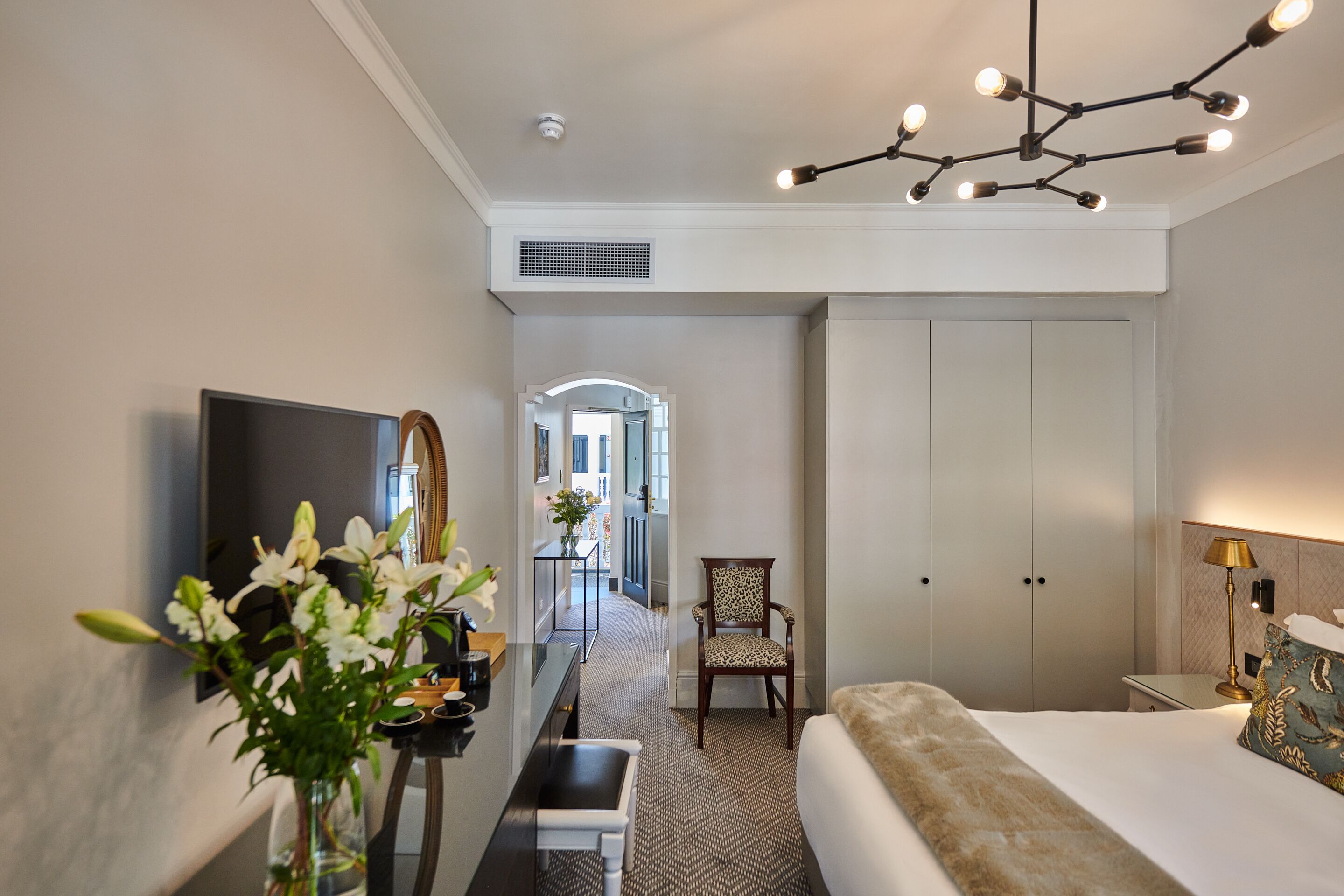 classic room | 1 bedroom, hypo-allergenic bedding, minibar, in-room safe