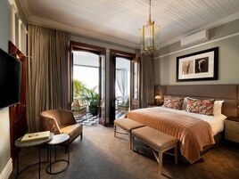 Superior Room | Hypo-allergenic bedding, minibar, in-room safe, desk