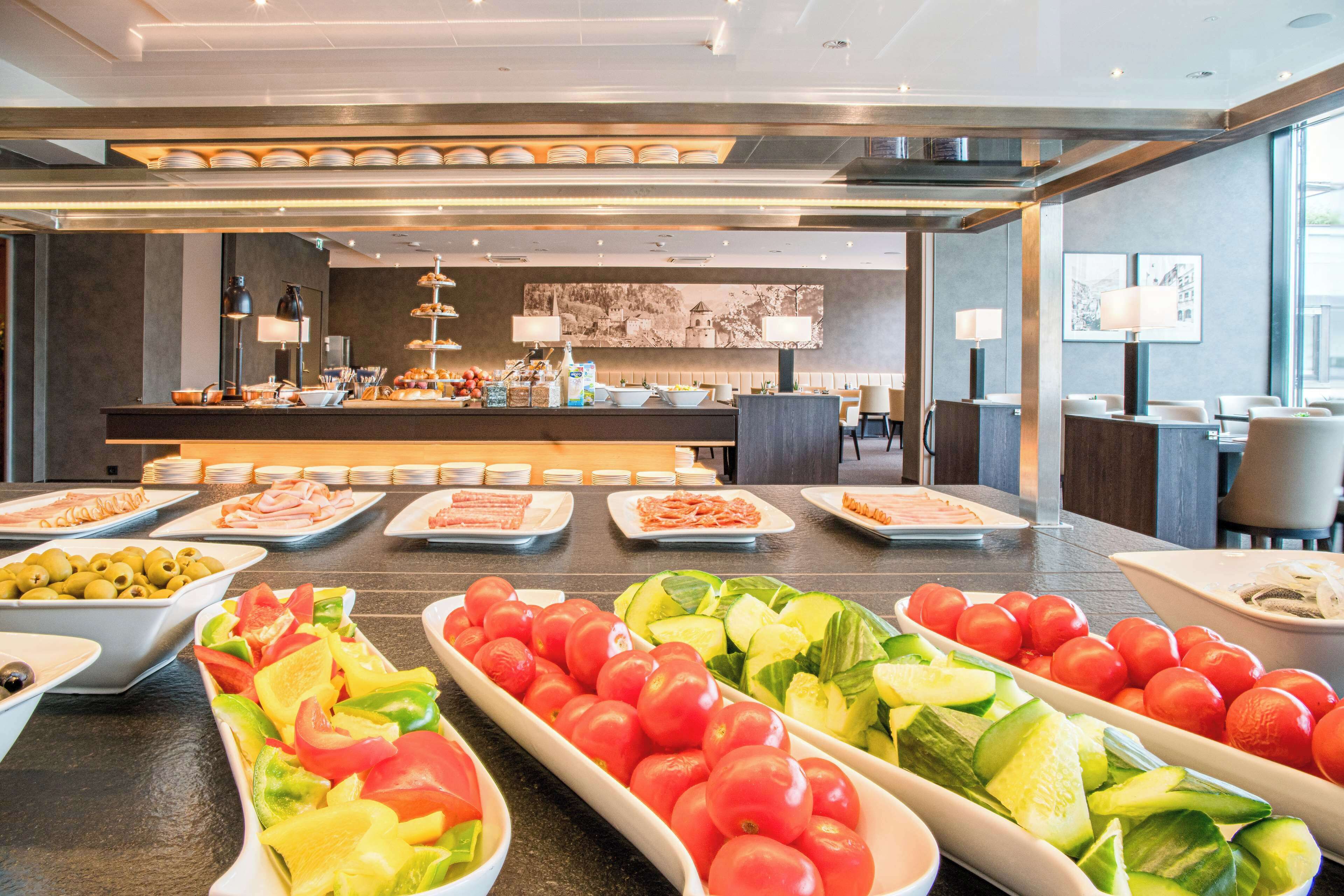 Daily buffet breakfast (EUR 21.50 per person)