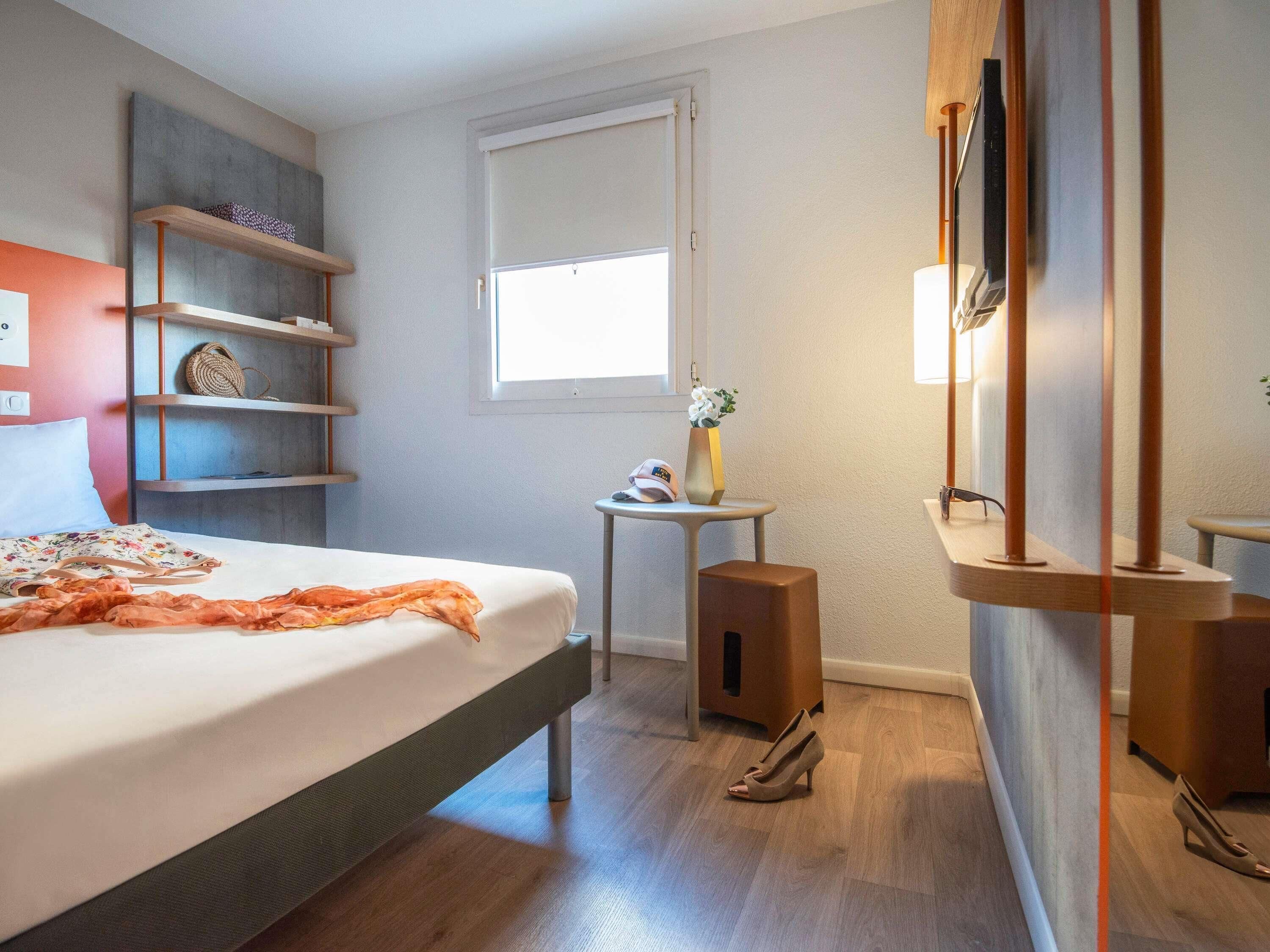 Double Room, 1 Double Bed | Desk, blackout drapes, soundproofing, free WiFi